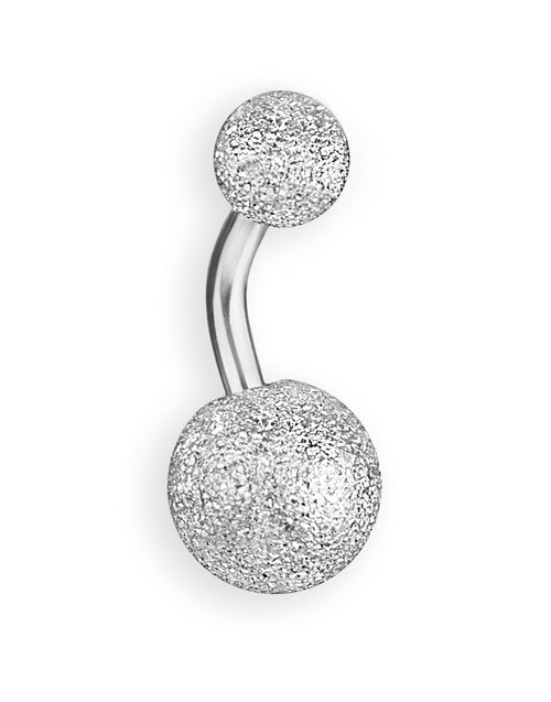 Piercing de ombligo básico en color plata con acabado delicado